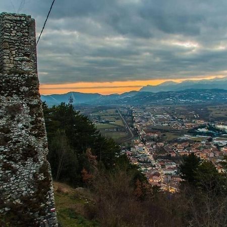 Free Parking La Bianca Neve Cottage Castel Di Sangro Bagian luar foto