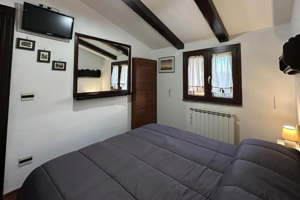 Free Parking La Bianca Neve Cottage Castel Di Sangro Bagian luar foto