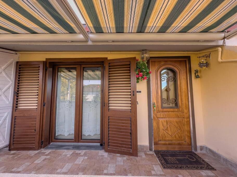 Free Parking La Bianca Neve Cottage Castel Di Sangro Bagian luar foto