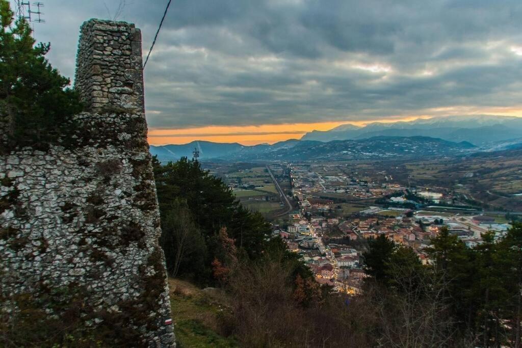 Free Parking La Bianca Neve Cottage Castel Di Sangro Bagian luar foto